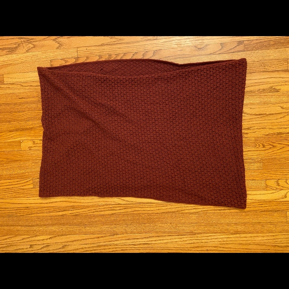 Maroon knit circle scarf